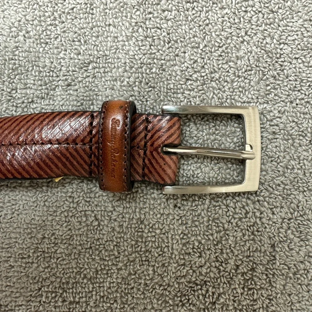 Tommy Bahama Mens Brown Leather Herringbone Embossed Belt Size 40 1101TM0025-251